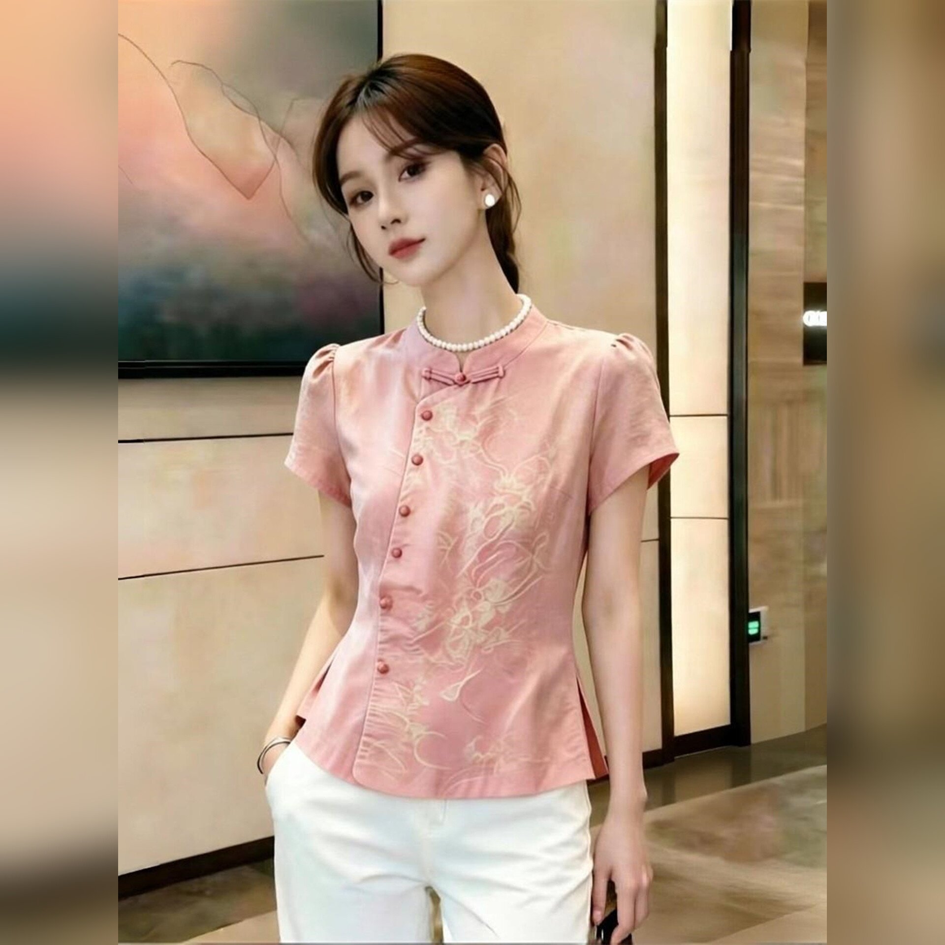 拉夏贝尔新中式立领盘扣短款上衣女2026夏季修身花鸟刺绣设计短袖