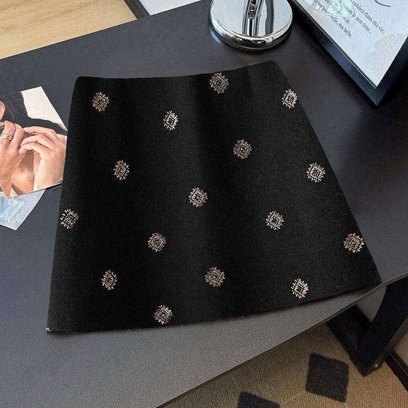 拉夏贝尔黑色羊毛呢半身裙女秋冬季2025新款气质高级感钉珠a字裙,女装/女士精品,大码半身裙,淘宝优惠券,粉丝福利购,淘宝优惠卷