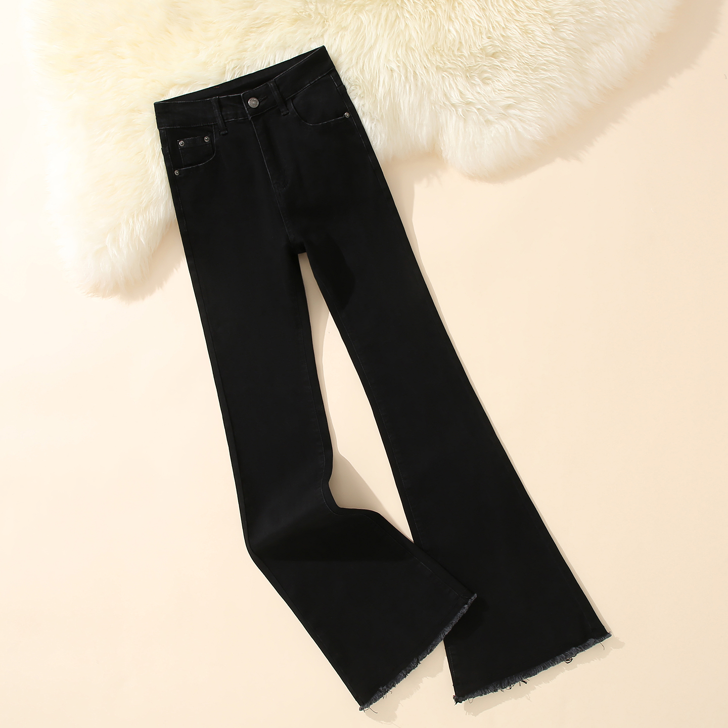 艾格2025秋冬新款百搭黑色毛边微喇牛仔裤女高腰显瘦弹力拖地裤潮