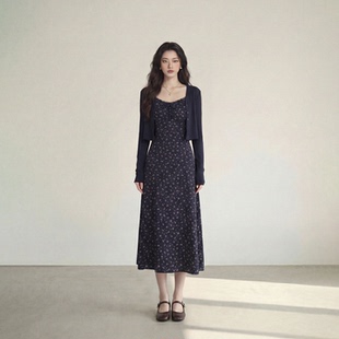 艾格法式 优雅风蓝色碎花吊带连衣裙两件套收腰显瘦长裙气质A字裙