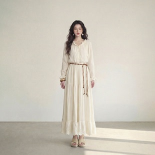 艾格长袖 V领收腰显瘦中长裙度假裙子波西米亚风米色度假连衣裙女