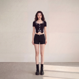 显瘦设计感高腰牛仔短裤 辣妹直筒热裤 女 百搭休闲裤 艾格黑色时尚