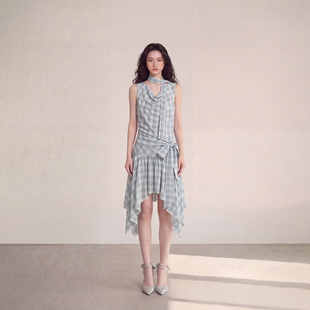 艾格复古格纹挂脖连衣裙女2026不规则裙摆高级感修身 显瘦A字裙