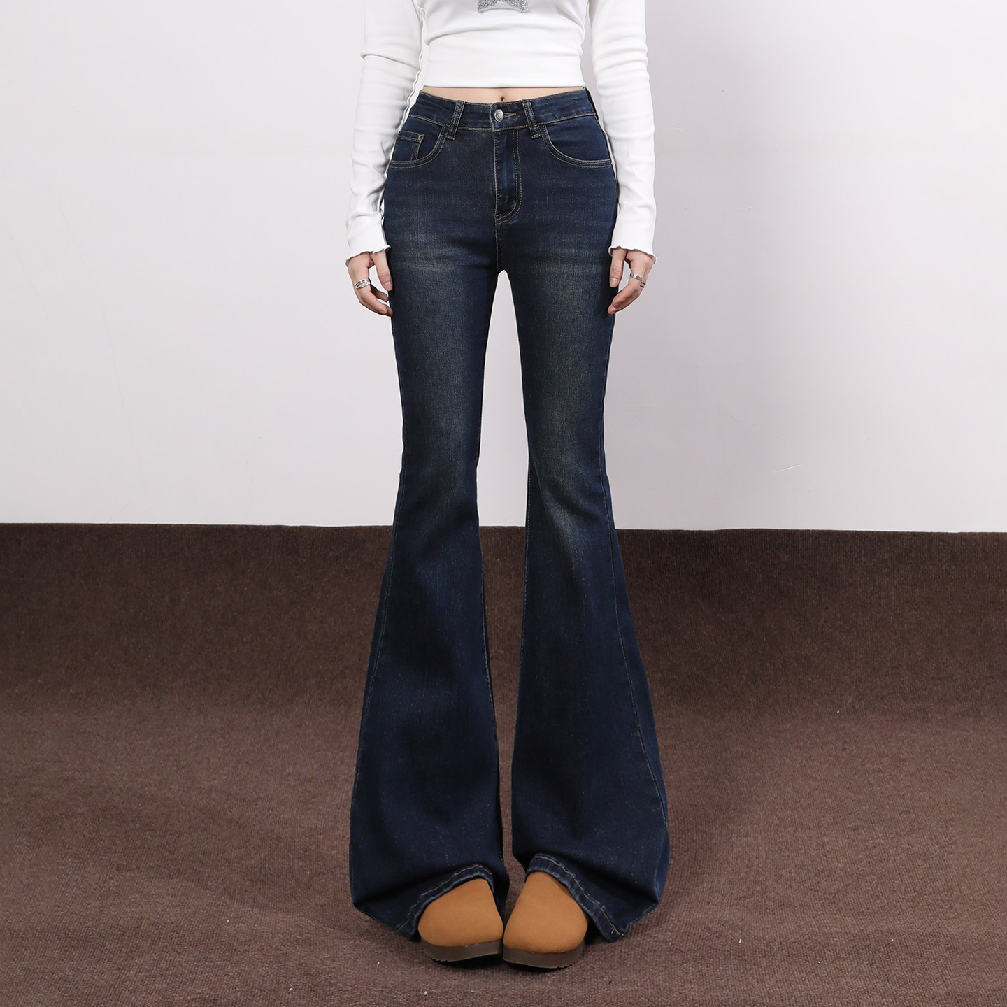 艾格小众设计感蓝色高腰微喇牛仔裤女显瘦修身马蹄长裤弹力喇叭裤,女装/女士精品,牛仔裤,淘宝优惠券,粉丝福利购,淘宝优惠卷