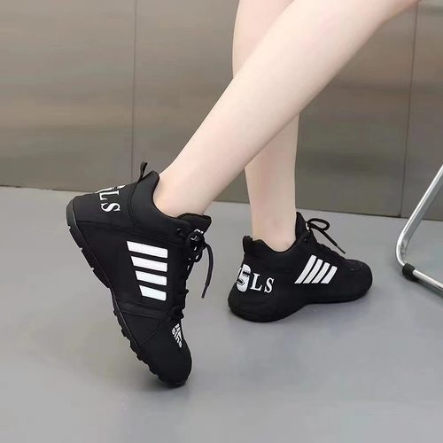 时尚潮款运动鞋透气软底跳舞时尚