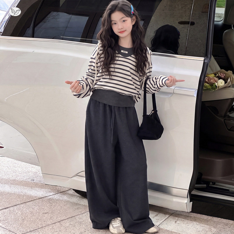 女童套装2026秋新款中大童条纹帽衫阔腿裤早秋三件套儿童时髦秋装
