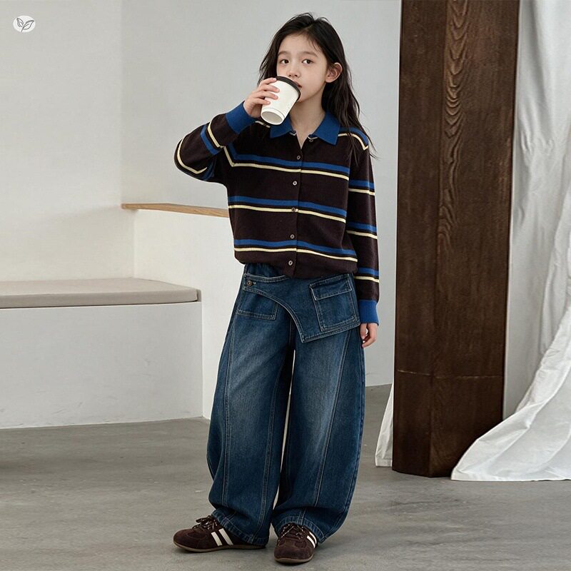 女童秋冬新款韩版翻领条纹毛衣开衫屁帘牛仔老爹裤学生保暖针织衫