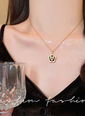 设计感小众黑色山茶花项链女锁骨链春季新款ins简约气质颈链配饰