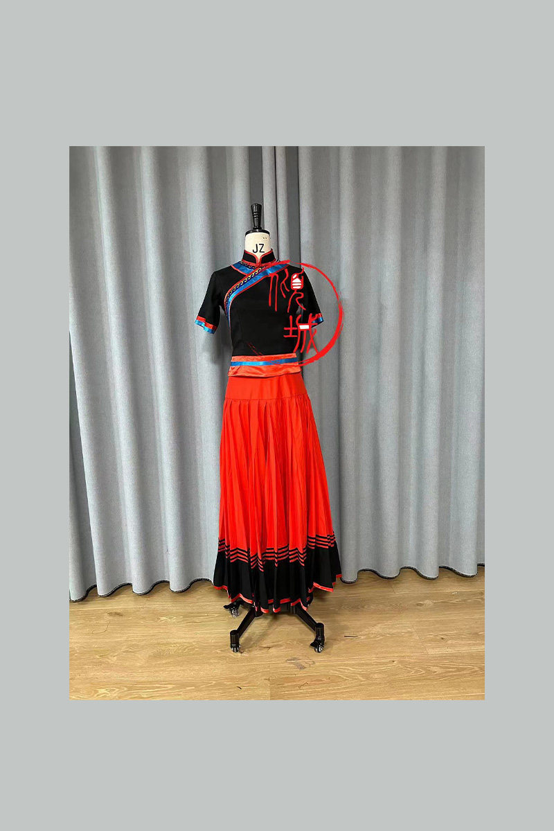 彝族大摆裙演出服艺考定制少数民族姑娘的红裙表演服装