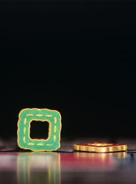 足金珐琅烧蓝方形回纹如意隔珠