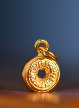 手工錾刻古法黄金平安扣小吊坠
