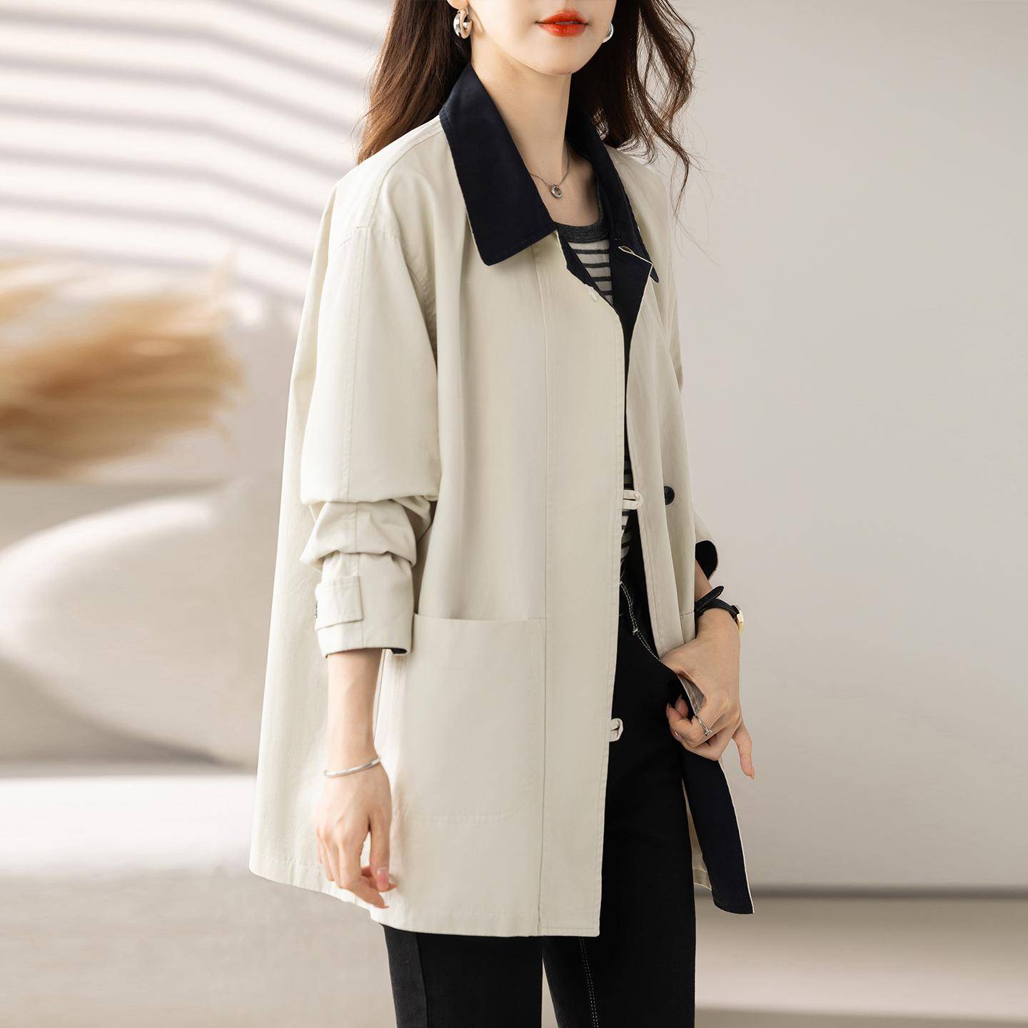 2025秋新款宽松显瘦尚休闲流行外拼接领撞色风衣女套 M翻Z6时88MZ