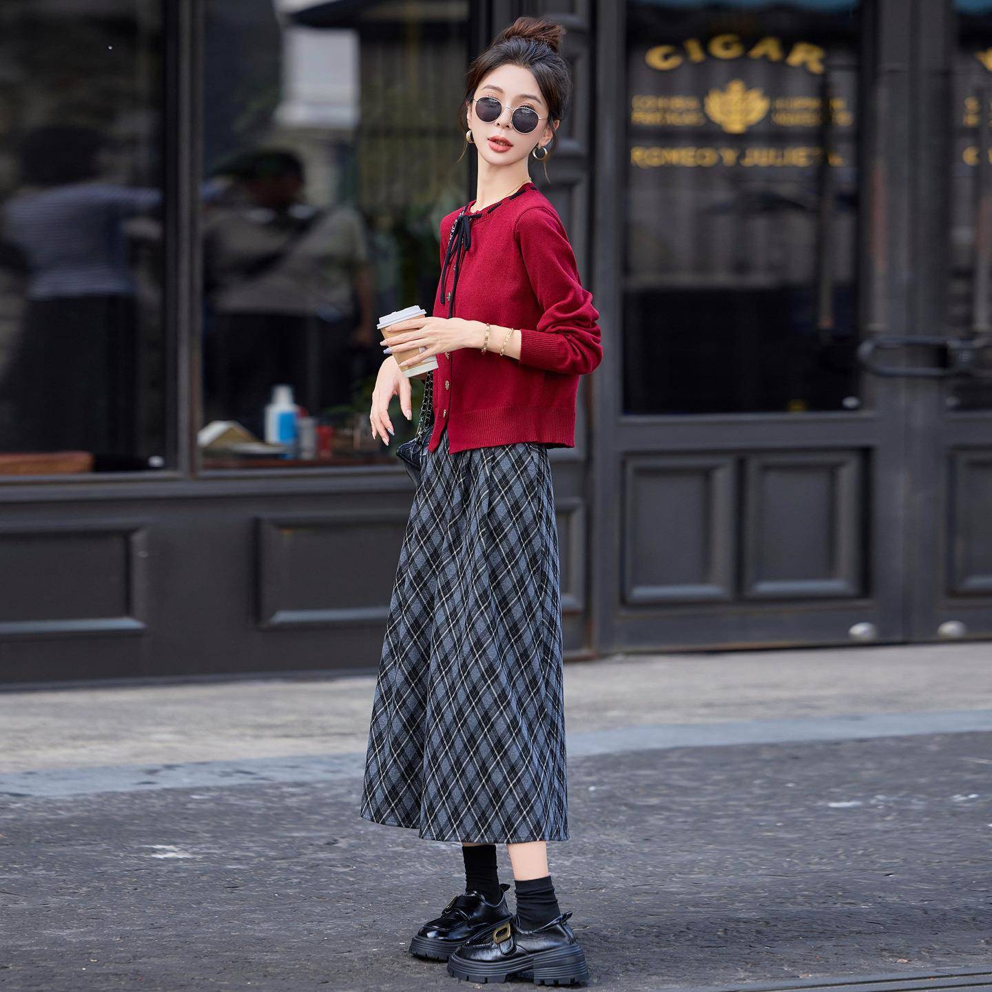 2025秋6冬衫新款毛衣蝶结YF2633-1针织打底上衣格纹半裙两件套裙Y