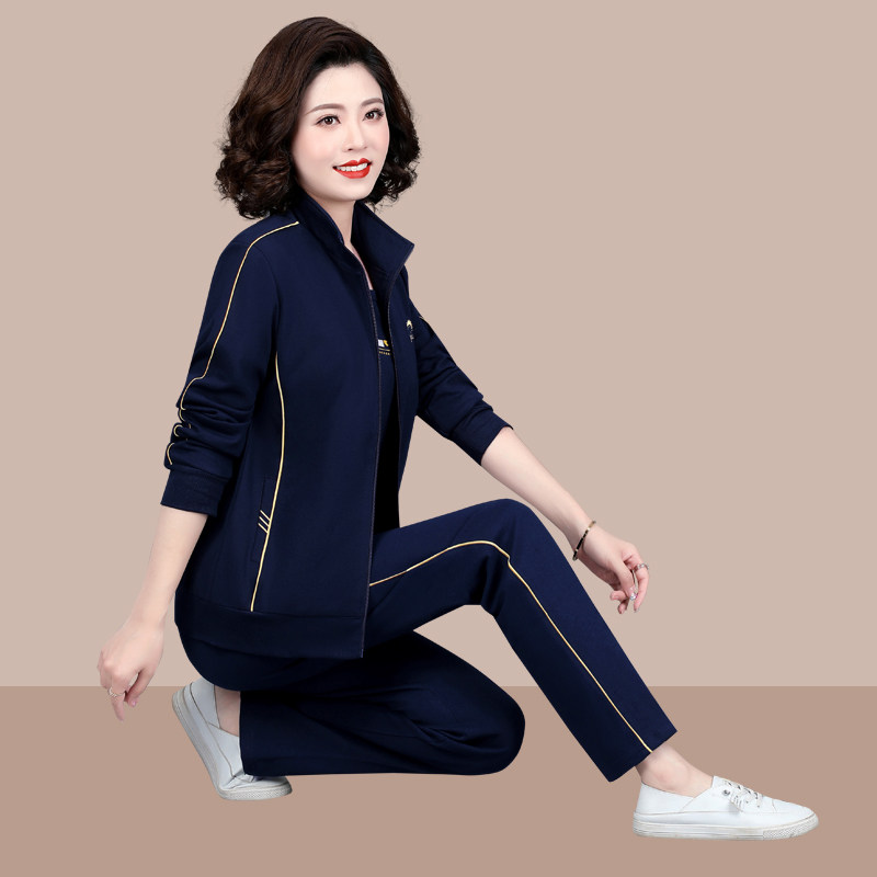 中年妈妈春装运动服套装休闲卫衣新款中老年人女春秋洋气大码上衣