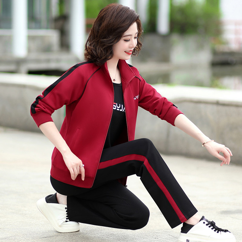 妈妈春装外套洋气大码三件套2024新款中老年运动服休闲套装女秋冬