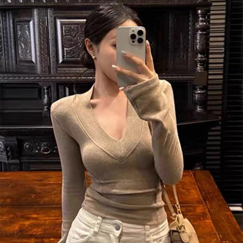 V领打底衫女秋冬季内搭2025新款收腰显瘦高级感洋气长袖针织上衣