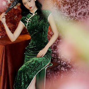 绿色丝绒旗袍2025新款高端大气上档次高考送考旗开得胜长款连衣裙