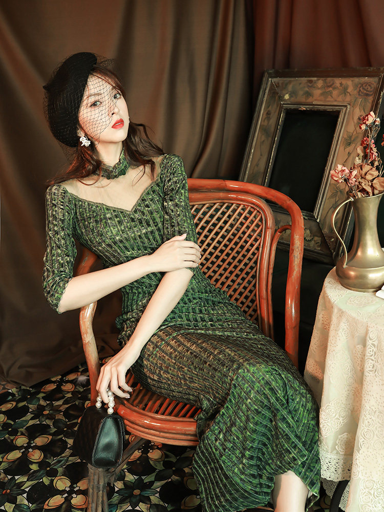 丝绒旗袍年轻款性感长款修身气质名媛少女复古中国风改良版连衣裙