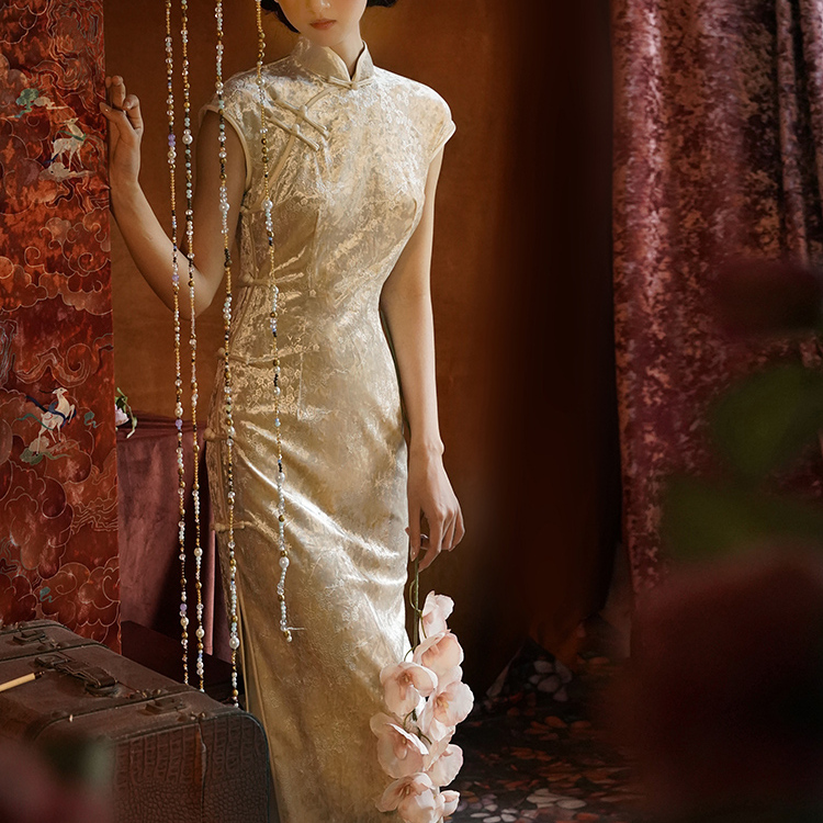 米白色丝绒旗袍2025新款高端大气上档次复古日常民国风女装长款裙