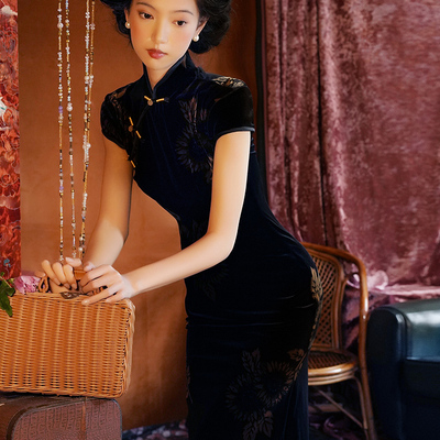 黑色丝绒旗袍2025新款高端大气上档次复古年轻款高级感长款连衣裙