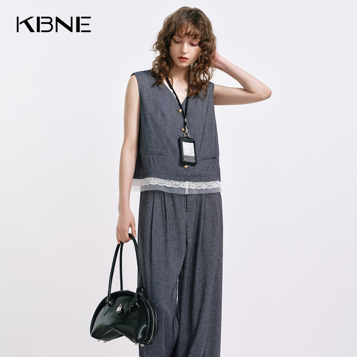 KBNE灰色蕾丝亚麻V领马夹女2026夏季新款背心上衣小个子马甲外套