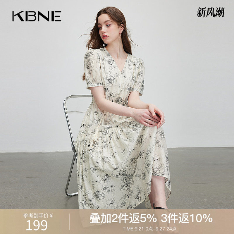 KBNE连衣裙女V领法式碎花裙2026夏季新款中长款今年流行漂亮裙子图片