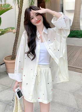 125-A69x轻米闲白色爱心刺绣薄防晒衬套装女衫夏新款休减龄短裤两