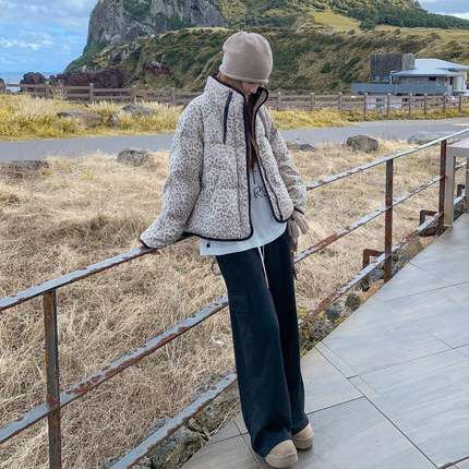 复古减豹冬纹轻薄羽绒服女季新款设计感爆b189-881高级感龄款绒外