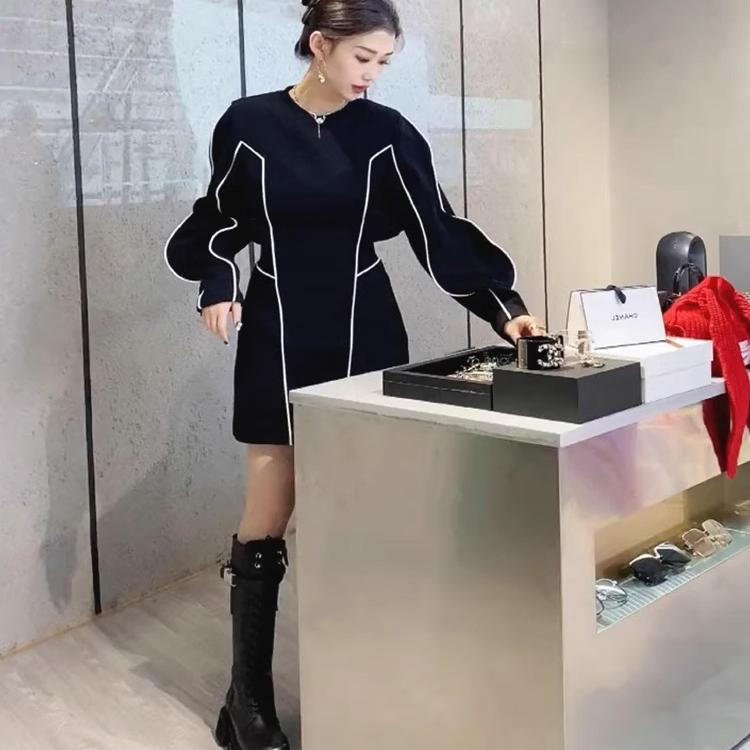 欧洲站春装女款2025年新款黑色赫本风小黑裙气质高级感长袖连衣裙