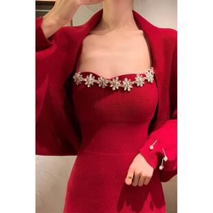 欧洲站新年战袍红色吊带针织连衣裙2024秋冬新款毛衣配裙子两件套