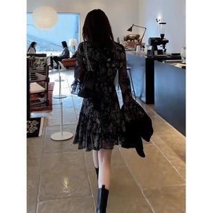 欧洲站秋装女2025新款法式覆古轻熟风小个子黑色长袖碎花连衣裙子