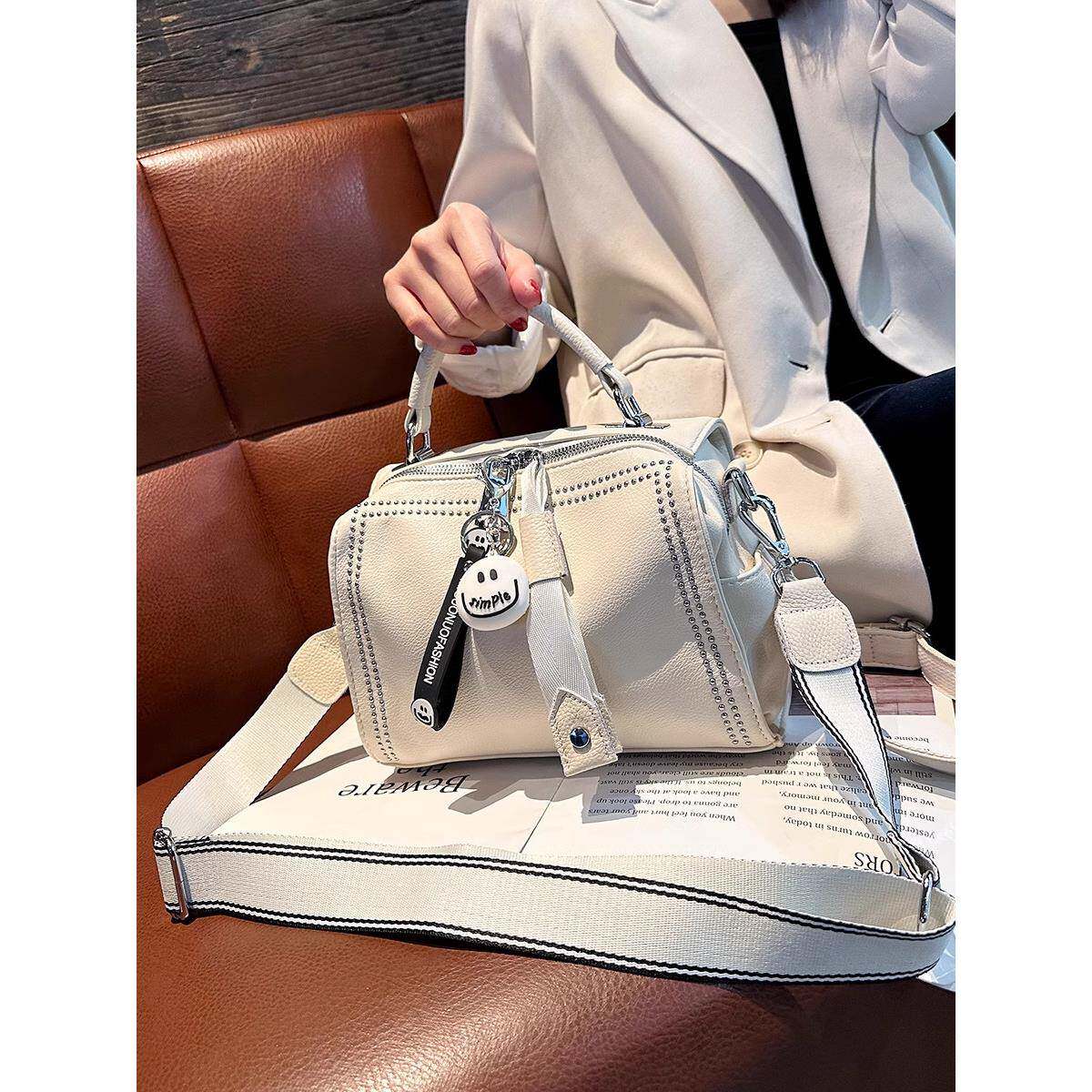 香港专柜采购真皮女包2025新款斜挎包高端简约时尚波士顿手袋