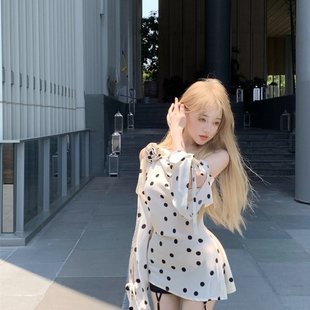 斜领单肩波点绑带名媛风小众高级感花朵长袖 不规则上衣