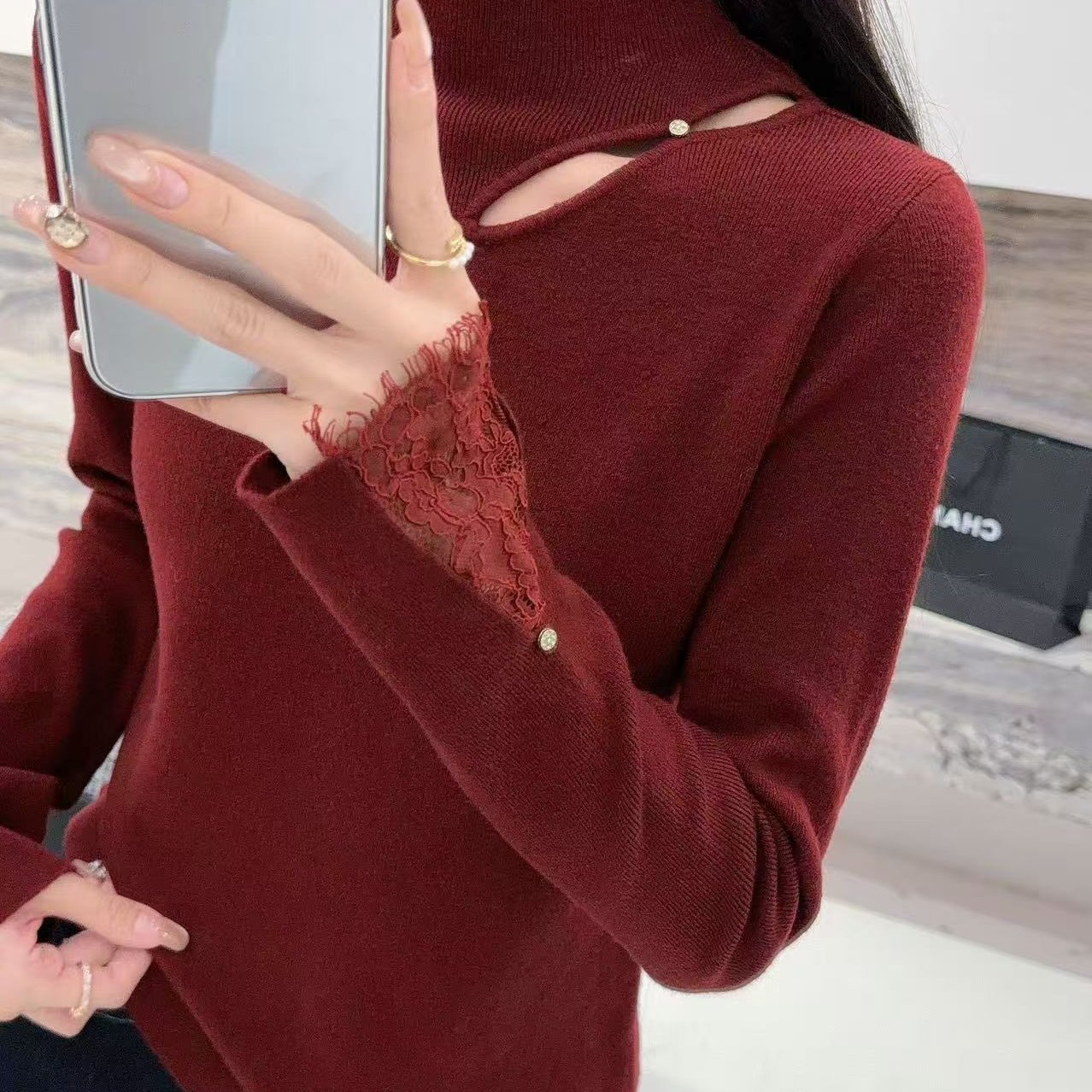 2025冬新款镂空蕾丝拼接半高领洋气修身显瘦打底衫针织衫上衣女