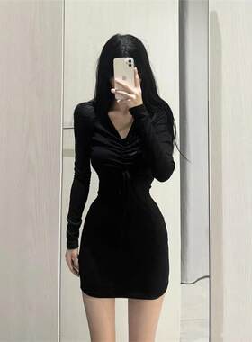 秋冬小众V领抽绳紧身洋装