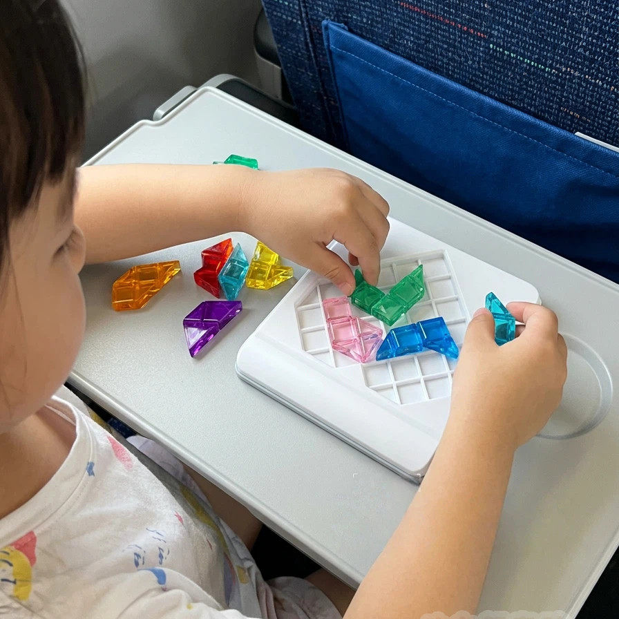 A magic tool for taking care of kids on high-speed rail, a toy for children's long-distance travel, a way to kill time by car, a smart and caring portable airplane thumbnail 3
