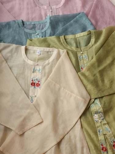 Малберриба баллада круглый небо шелк, вышитая короткая короткая короткая коротка короткая рука ханфу градиентная лапша лошади