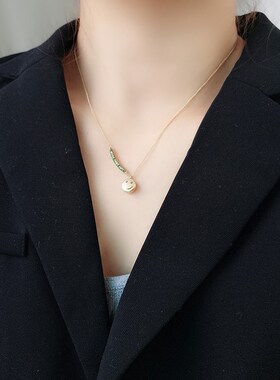 新款金色钛钢笑脸项链女气质百搭简约小众锁骨链礼物吊坠饰品