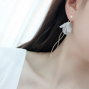 简约百搭亚克力流苏耳环