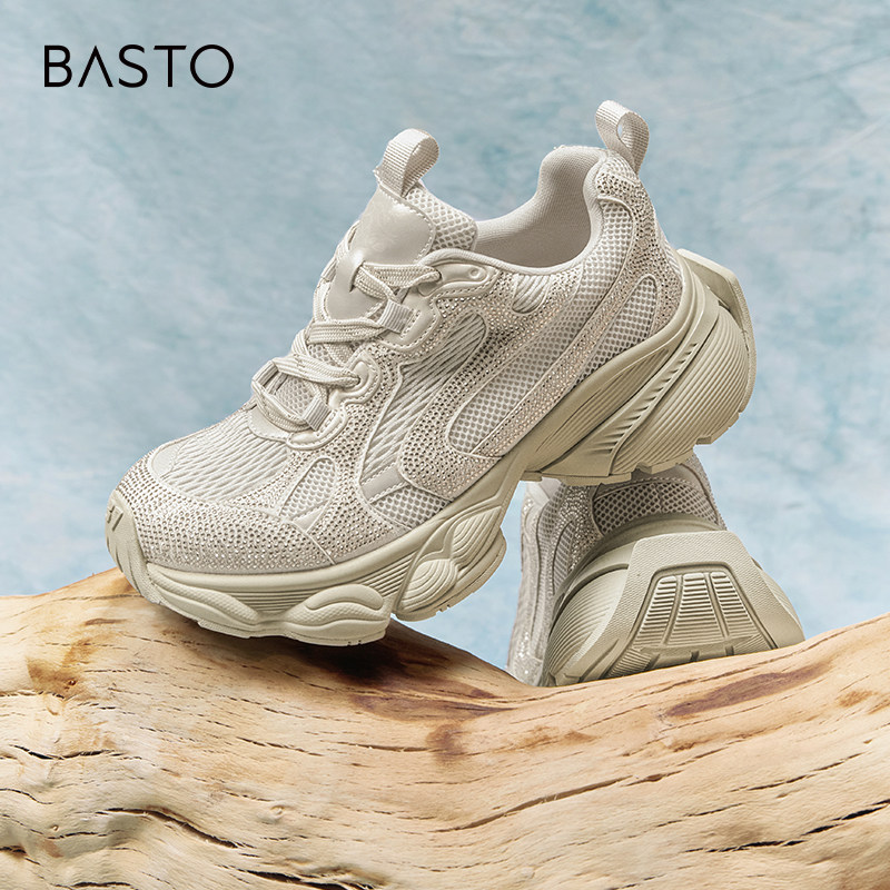 百思图2024秋季新款商场