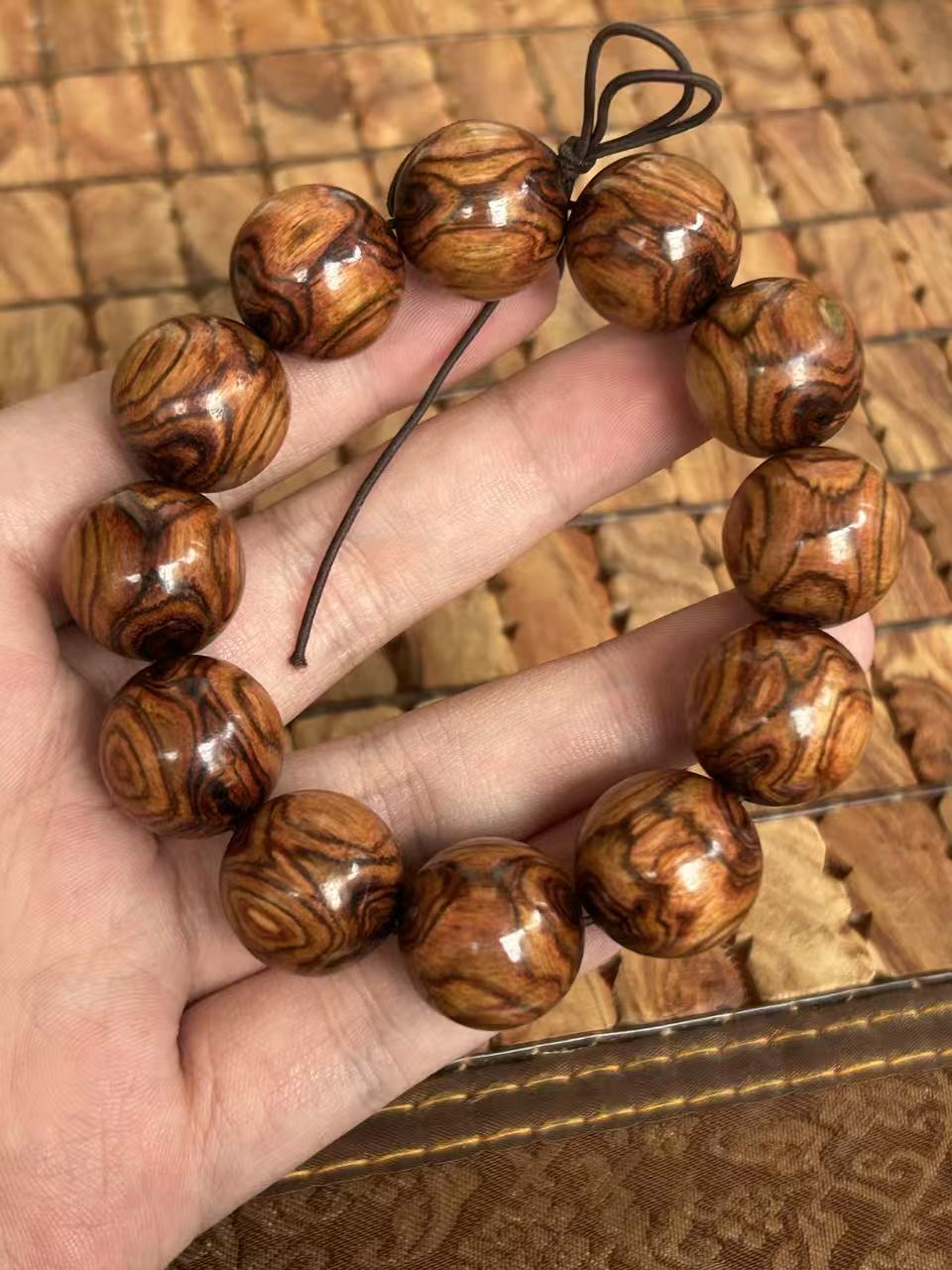 海南黄花梨油梨鬼脸鬼眼2.0对眼手串佛珠海口发货一物一拍1202