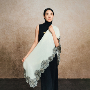 山羊绒围巾披肩围脖百搭护颈洋气外套时尚 玫瑰 搭配 意式 嫵WOO