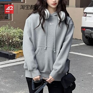 42运动家 Nike OVERSIZE 女子休闲连帽衫小勾加绒卫衣 DQ5861-063