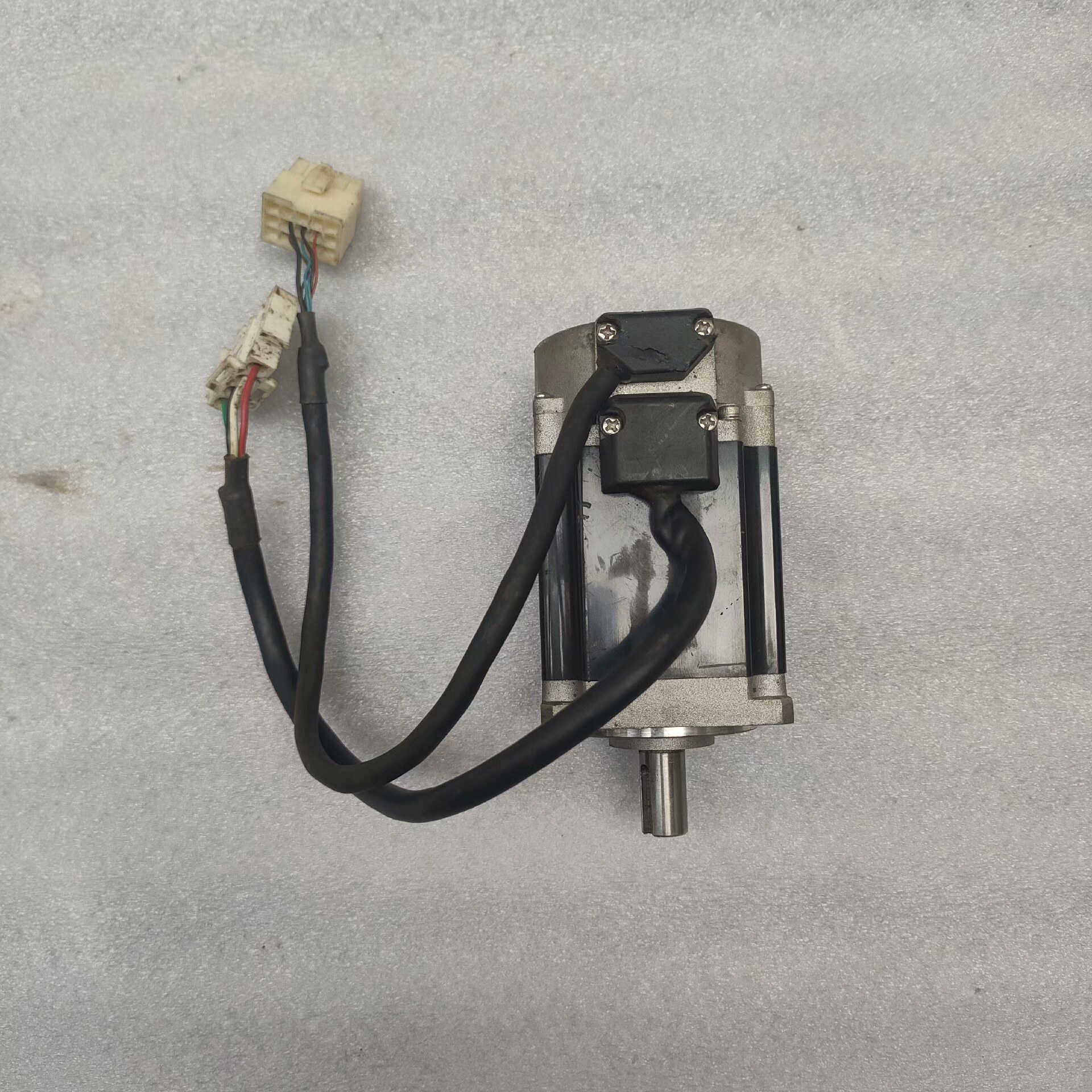 罗克韦尔电机TL-A230P-BJ32AA      0.4