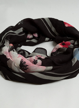 新出口围巾女夏秋 优雅气质黑色花朵印花丝巾 百搭旅游装饰大方巾