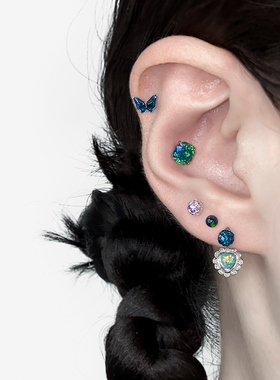 二十二丁目 绿色锆石蝴蝶耳钉钛钢辣妹澳宝耳饰墨绿爱心耳圈耳环