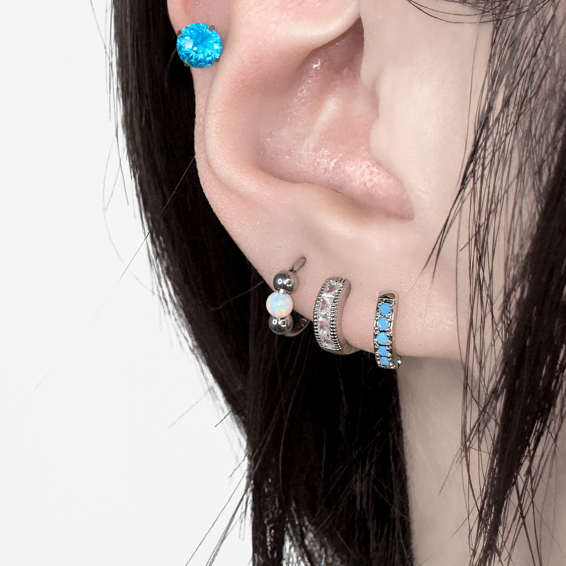 二十二丁目镶钻轻奢松石耳环澳宝小耳圈女高级感海蓝钛钢华子耳钉