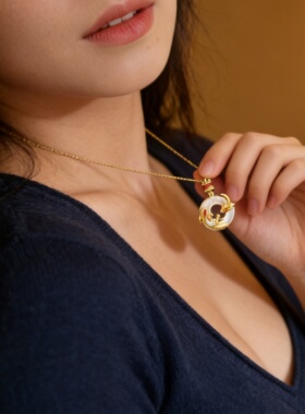 锦鲤平安扣项链女轻奢高级感锁骨链时尚百搭创意感双鱼吊坠