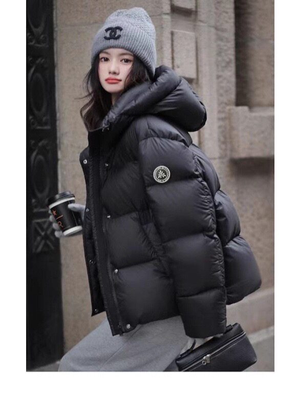 新品韩版时尚长短款羽绒服女端2025连帽加厚袖标保暖泡芙面包服