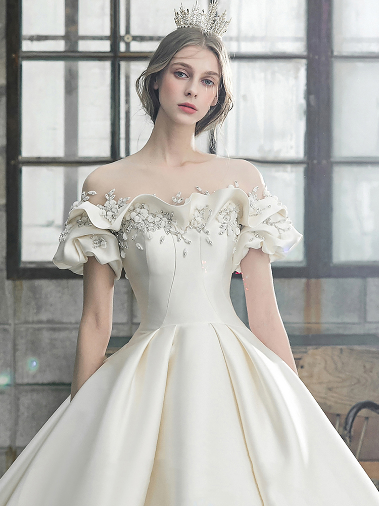 One -character satin light wedding dress 2024 new bride senior French main veil simple retro small leisure goes out One -character satin light wedding dress 2024 new bride senior French main veil simple retro small leisure goes out